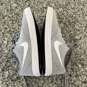 Nike SB Charge Men’s Canvas Sneaker